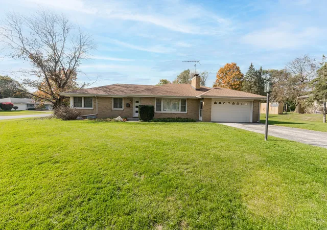 Single family home for sale at 3808 Croyden Ave, Kalamazoo, MI 49006 | MLS# 66026056758