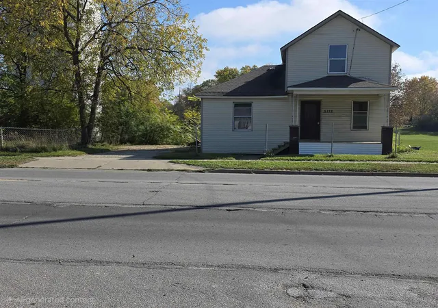 Single family home for sale at 2122 S Washington Ave, Saginaw, MI 48601 | MLS# 5050225910