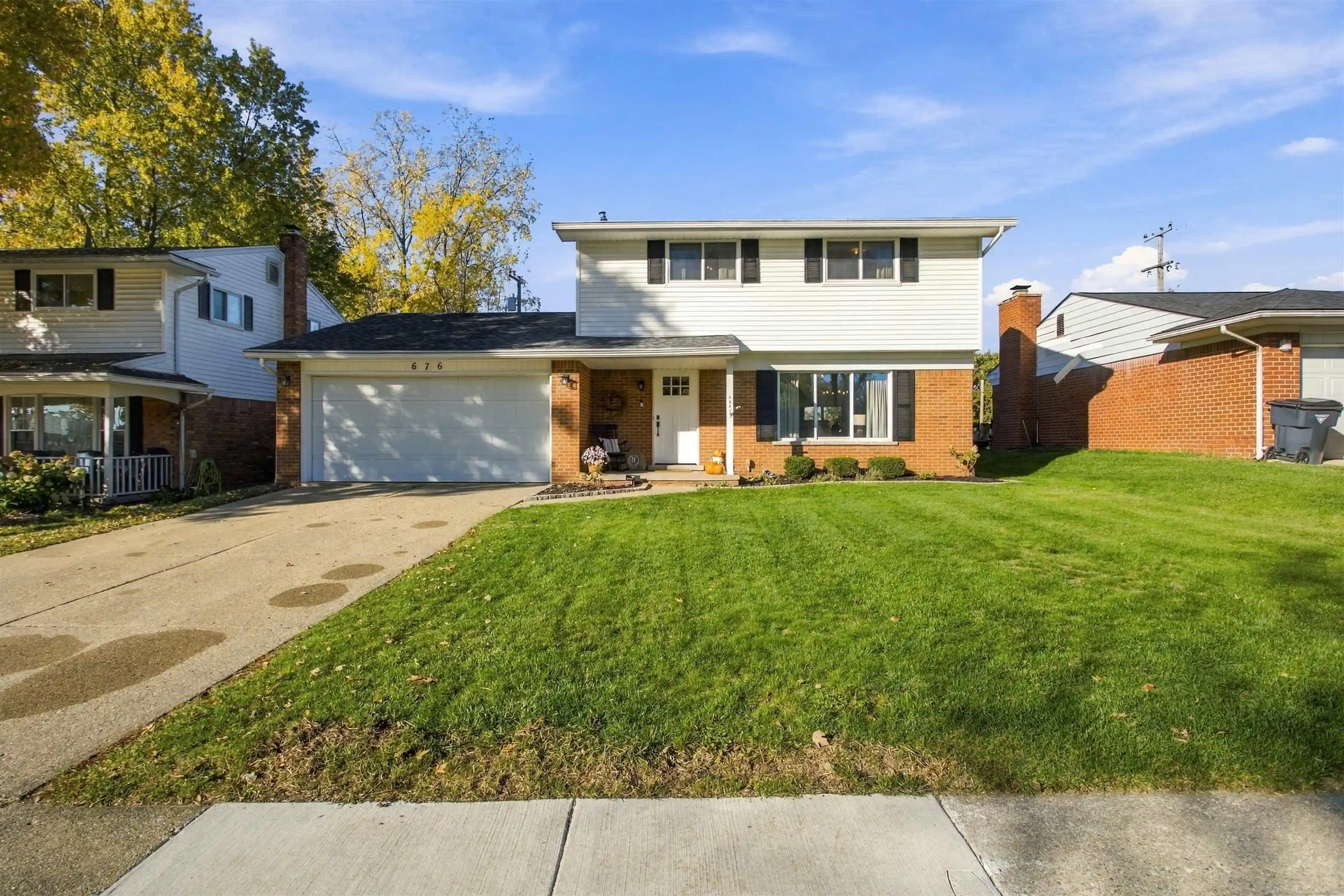 Single family home for sale at 676 Ashburnham St, Auburn Hills, MI 48326 | MLS# 58050225919