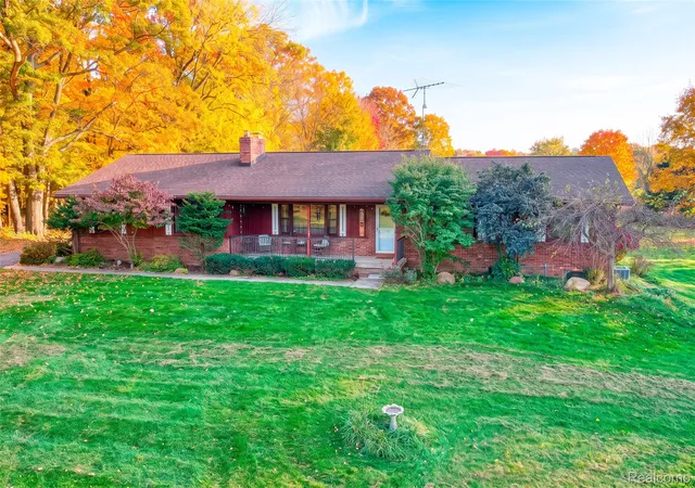 Photo 1 of Single family home for sale at 8537 Killinger Rd, Fowlerville, MI 48836 | MLS# 20261086417 | Listing updated on 2026-10-29