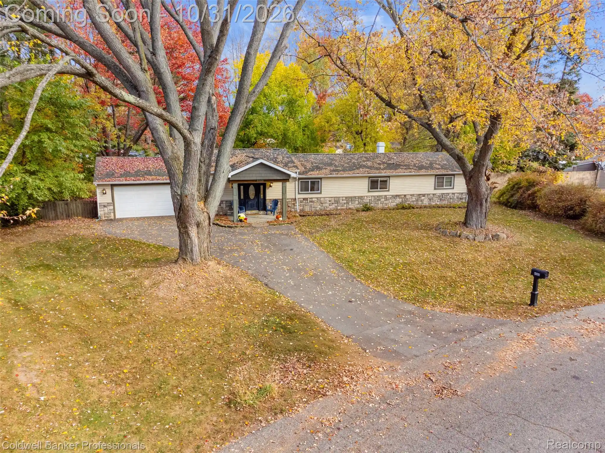 Photo 1 of Single family home for sale at 4560 Independence Dr, Independence Charter Township Oakland, MI 48346 | MLS# 20261086419 | Listing updated on 2026-10-31