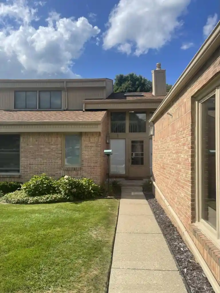 Listing Photo 1 - Condo for sale in 29773 Deer Run located at 29773 Deer Run, Farmington, MI 48331 - Unit 29773 Deer Run