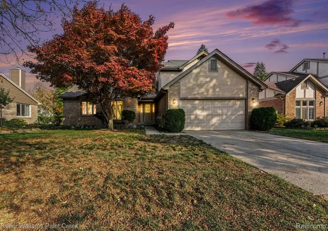 Photo 1 of Single family home for sale at 4894 Pickford Dr, Troy, MI 48085 | MLS# 20261086441 | Listing updated on 2026-10-29