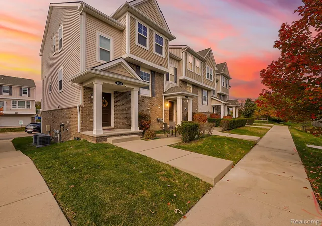 Photo 1 of Condo for sale at 4632 Bradley Cir, Troy, MI 48085 | MLS# 20261086450 | Listing updated on 2026-10-30