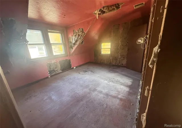 Photo 4 of Single family home for sale at 1112 Sheridan Ave, Saginaw, MI 48601 | MLS# 20261086474 | Listing updated on 2026-10-30
