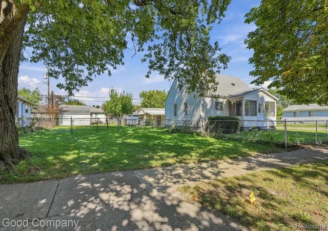 Land for sale at 1637 E Evelyn Ave, Hazel Park, MI 48030 | MLS# 20261086537