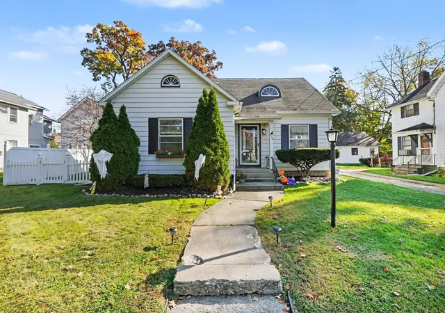 Photo 1 of Single family home for sale at 315 3rd Street, Jackson, MI 49201 | MLS# 81026056881 | Listing updated on 2026-10-29