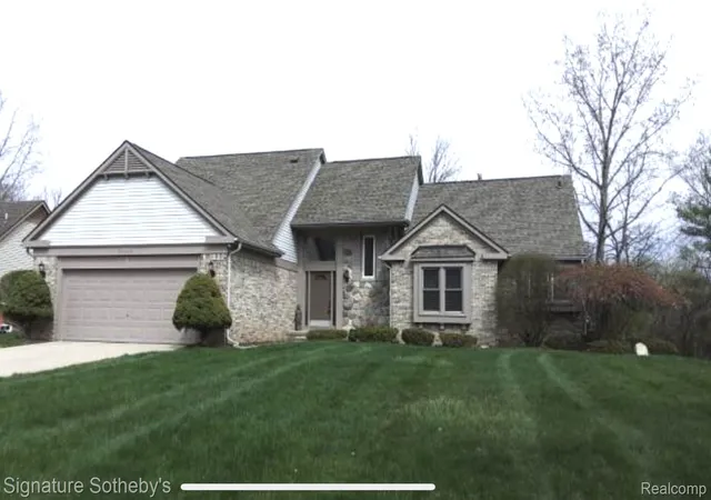 Photo 1 of Single family home for sale at 24606 Ridgeview Dr, Farmington Hills, MI 48336 | MLS# 20261086593 | Listing updated on 2026-10-27