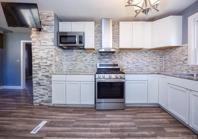 Photo 4 of Single family home for sale at 1808 Pagel Ave, Lincoln Park City Wayne, MI 48146 | MLS# 20261086597 | Listing updated on 2026-10-30