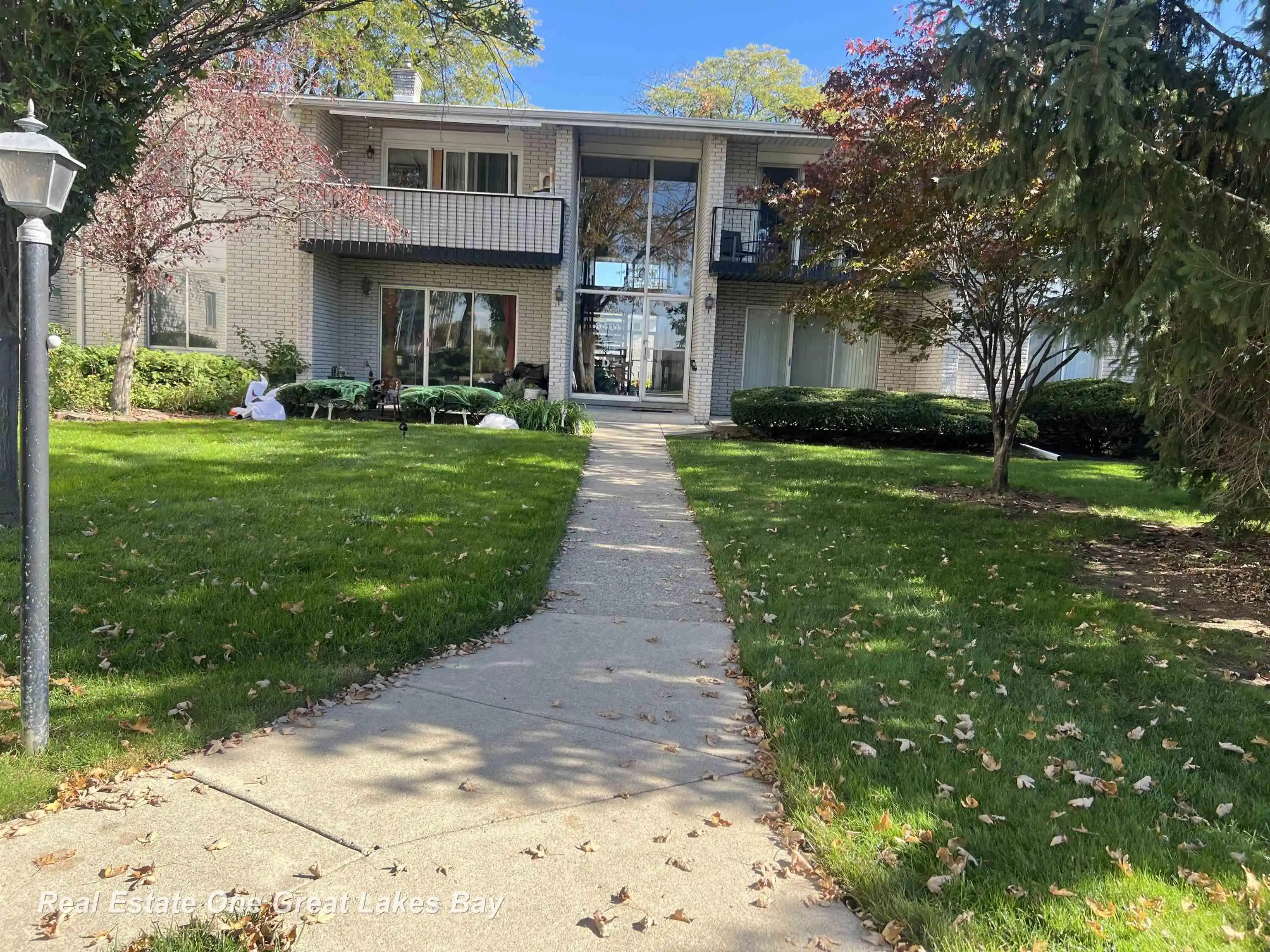 Listing Photo 1 - Condo for sale in 8401 Kennedy Cir located at 8401 Kennedy Cir, Warren, MI 48093 - Unit 8401 Kennedy Cir
