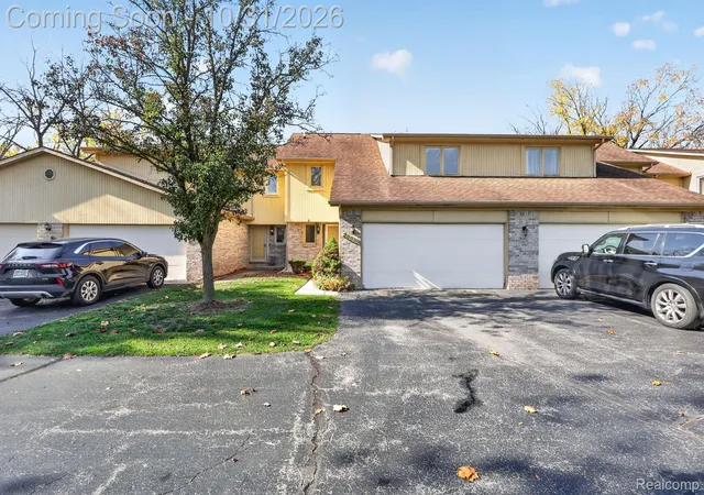 Photo 1 of Condo for sale at 28885 Ranchwood Dr #7, Southfield, MI 48076 | MLS# 20261086615 | Listing updated on 2026-10-30