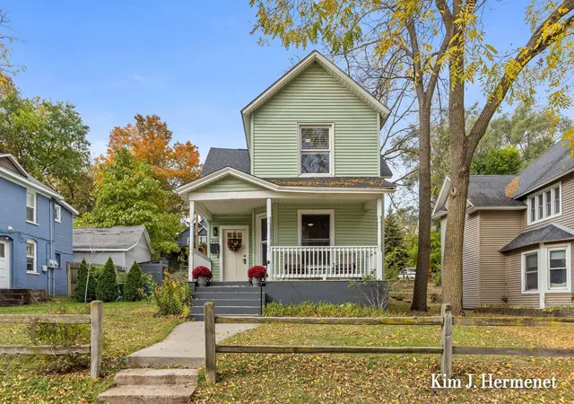 Photo 1 of Single family home for sale at 715 Clancy Ave Ne, Grand Rapids, MI 49503 | MLS# 65026056906 | Listing updated on 2026-10-29