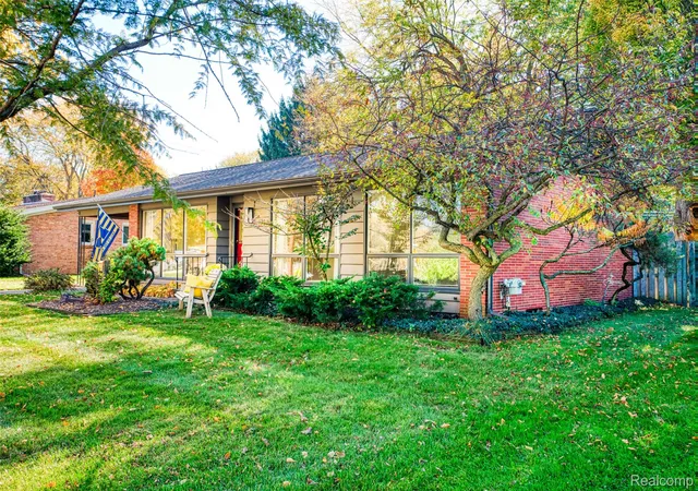 Photo 1 of Single family home for sale at 726 Devonshire Rd, Fowlerville, MI 48836 | MLS# 20261086669 | Listing updated on 2026-10-29