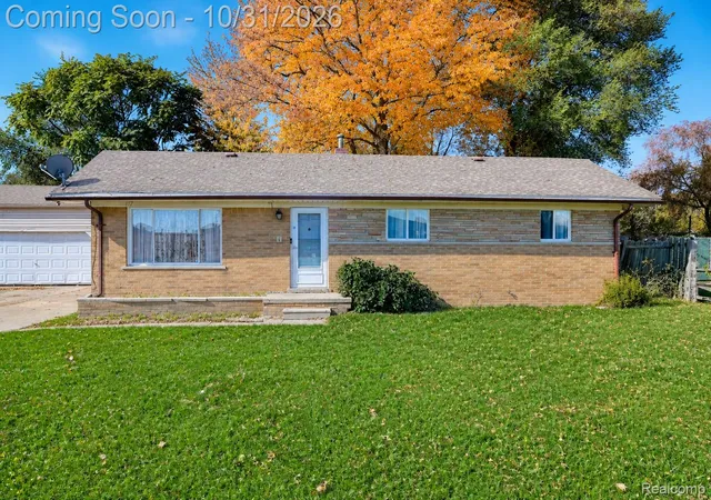 Photo 1 of Single family home for sale at 117 N Groesbeck Hwy, Mount Clemens, MI 48043 | MLS# 20261086701 | Listing updated on 2026-10-31
