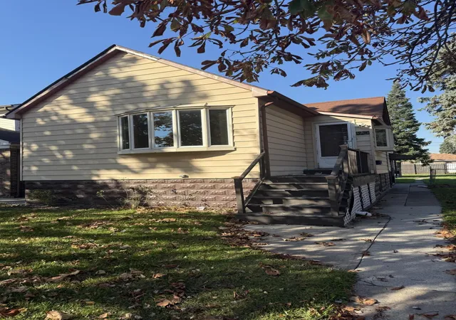 Photo 1 of Single family home for sale at 1236 Sycamore St, Wyandotte, MI 48192 | MLS# 81026057006 | Listing updated on 2026-10-27