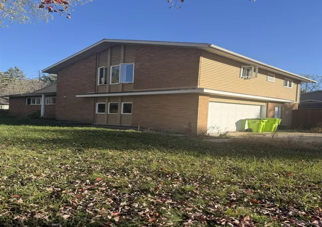 Photo 1 of Single family home for sale at 3070 E Frederick St, Midland, MI 48640 | MLS# 61050226031 | Listing updated on 2026-10-29