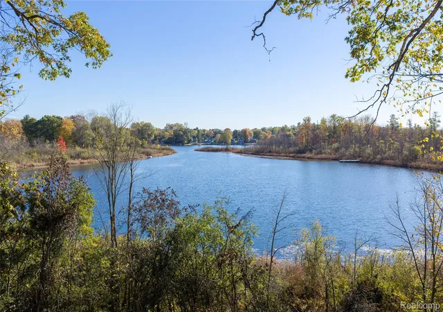 Photo 1 of Land for sale at 1533 Bayview St, Lake Orion, MI 48362 | MLS# 20261086859 | Listing updated on 2026-10-27