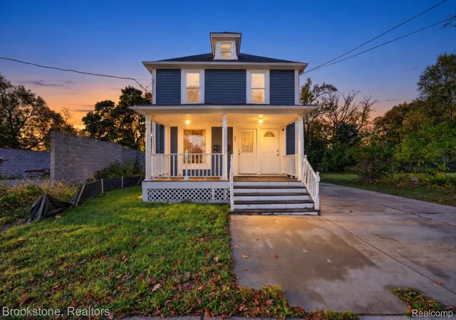 Photo 1 of Single family home for sale at 132 E Howard St, Pontiac, MI 48342 | MLS# 20261086869 | Listing updated on 2026-10-28