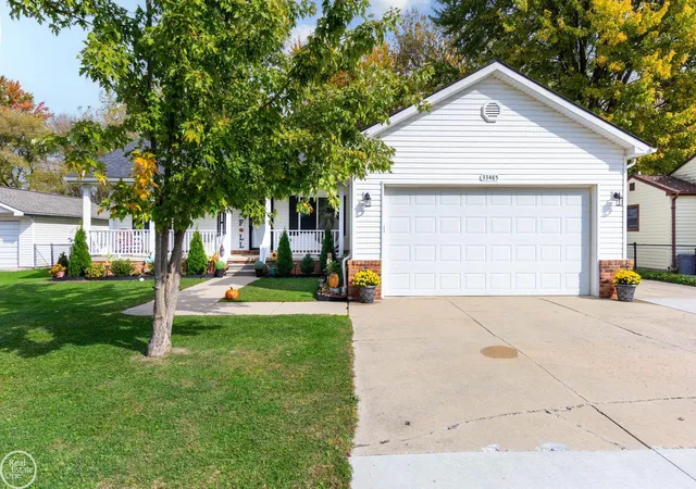 Photo 1 of Single family home for sale at 33485 Meldrum St, Chesterfield, MI 48047 | MLS# 58050226058 | Listing updated on 2026-10-30