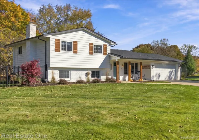 Photo 1 of Single family home for sale at 7134 Buttercup Ln, Clarkston, MI 48346 | MLS# 20261086907 | Listing updated on 2026-10-29