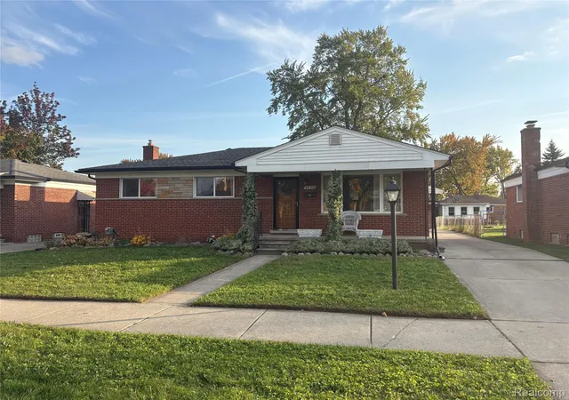 Photo 1 of Single family home for sale at 4438 Fenwick Dr, Warren, MI 48092 | MLS# 20261086969 | Listing updated on 2026-10-28
