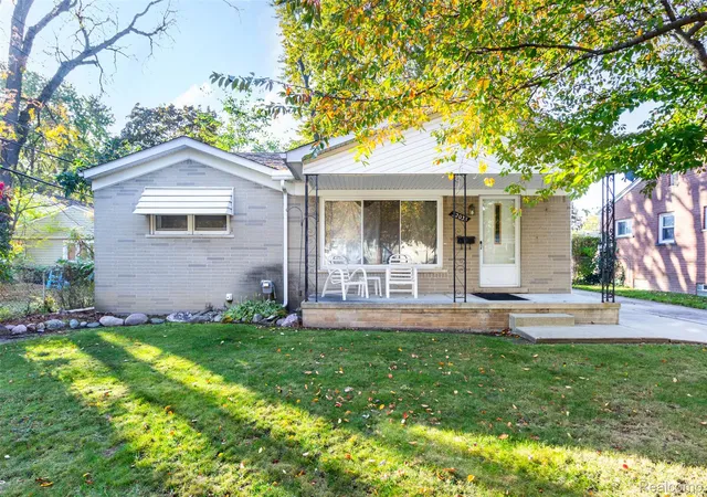 Photo 1 of Single family home for sale at 32035 Hees St, Livonia, MI 48150 | MLS# 20261086989 | Listing updated on 2026-10-29