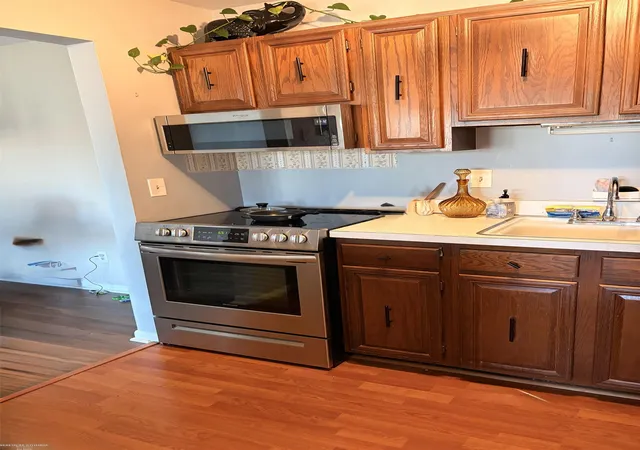 Photo 1 of Sale Pending at 705 Sunset St, Saint Clair Shores, MI 48082 | MLS# 58050226093 | Listing updated on 2026-10-27