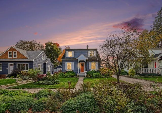 Single family home for sale at 2111 Alice St, Ann Arbor, MI 48103 | MLS# 81026057124