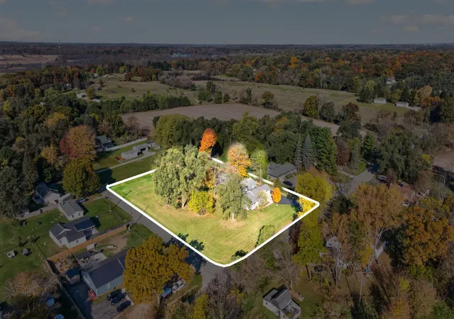 Single family home for sale at 5950 Draper Rd, Jackson, MI 49201 | MLS# 81026057145