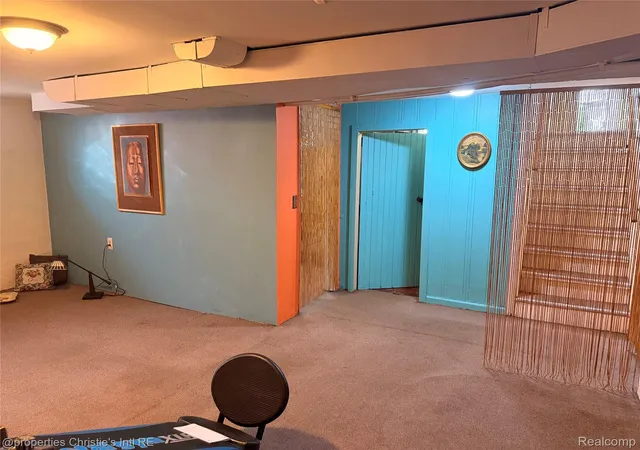 Photo 4 of Single family home for sale at 422 Manor St, Grosse Pointe Farms City Wayne, MI 48236 | MLS# 20261087089 | Listing updated on 2026-10-30