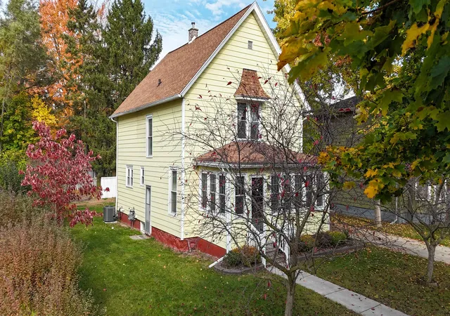 Photo 1 of Single family home for sale at 309 E Andre Ave, Mount Pleasant, MI 48858 | MLS# 79080074912 | Listing updated on 2026-10-30