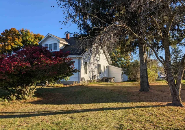 Photo 2 of Single family home for sale at 3223 Seaman Rd, Mount Pleasant, MI 48858 | MLS# 79080074914 | Listing updated on 2026-10-30