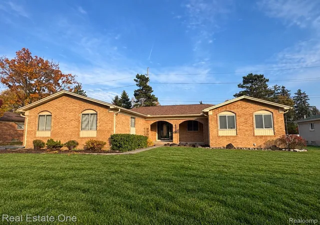Single family home for sale at 4572 Bonniebrook Dr, Troy, MI 48098 | MLS# 20261087140