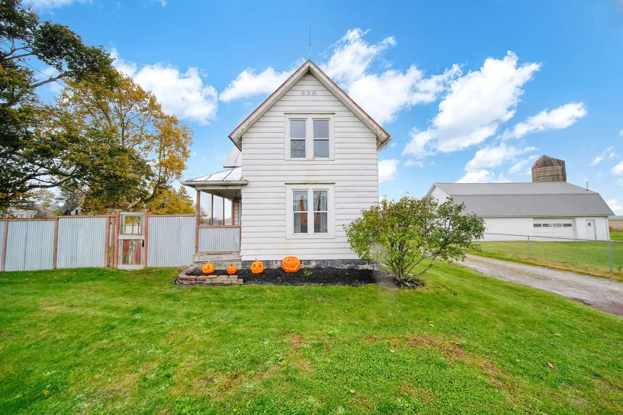 Photo 1 of Single family home for sale at 1723 Stewart Rd, Monroe, MI 48162 | MLS# 81026057209 | Listing updated on 2026-10-30