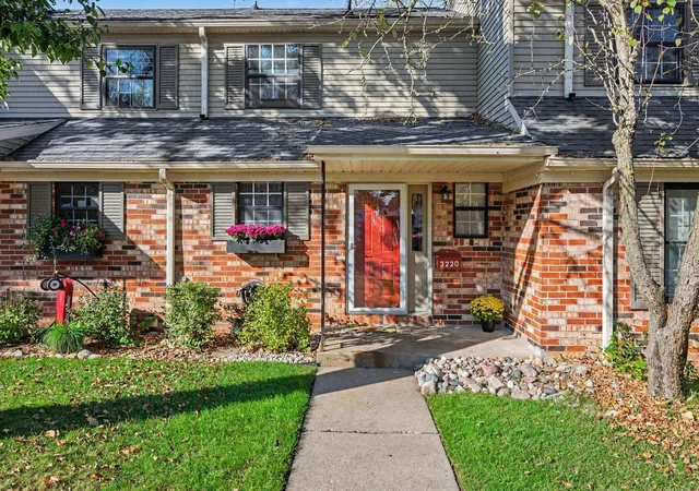 Condo for sale at 3220 Greenleaf Blvd, Kalamazoo, MI 49008 | MLS# 66026057220