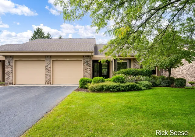 Condo for sale at 1379 Suncrest Dr NE, Grand Rapids, MI 49525 | MLS# 65026057231