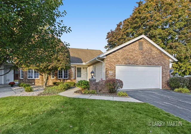 Condo for sale at 4205 Redbush Dr SW, Grandville, MI 49418 | MLS# 65026057242
