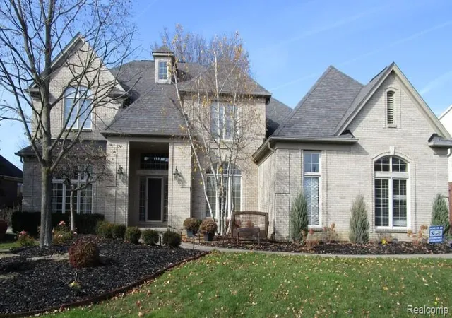 Photo 1 of Single family home for sale at 2693 Hawthorne Dr S, Shelby Township, MI 48316 | MLS# 20261087280 | Listing updated on 2026-10-29