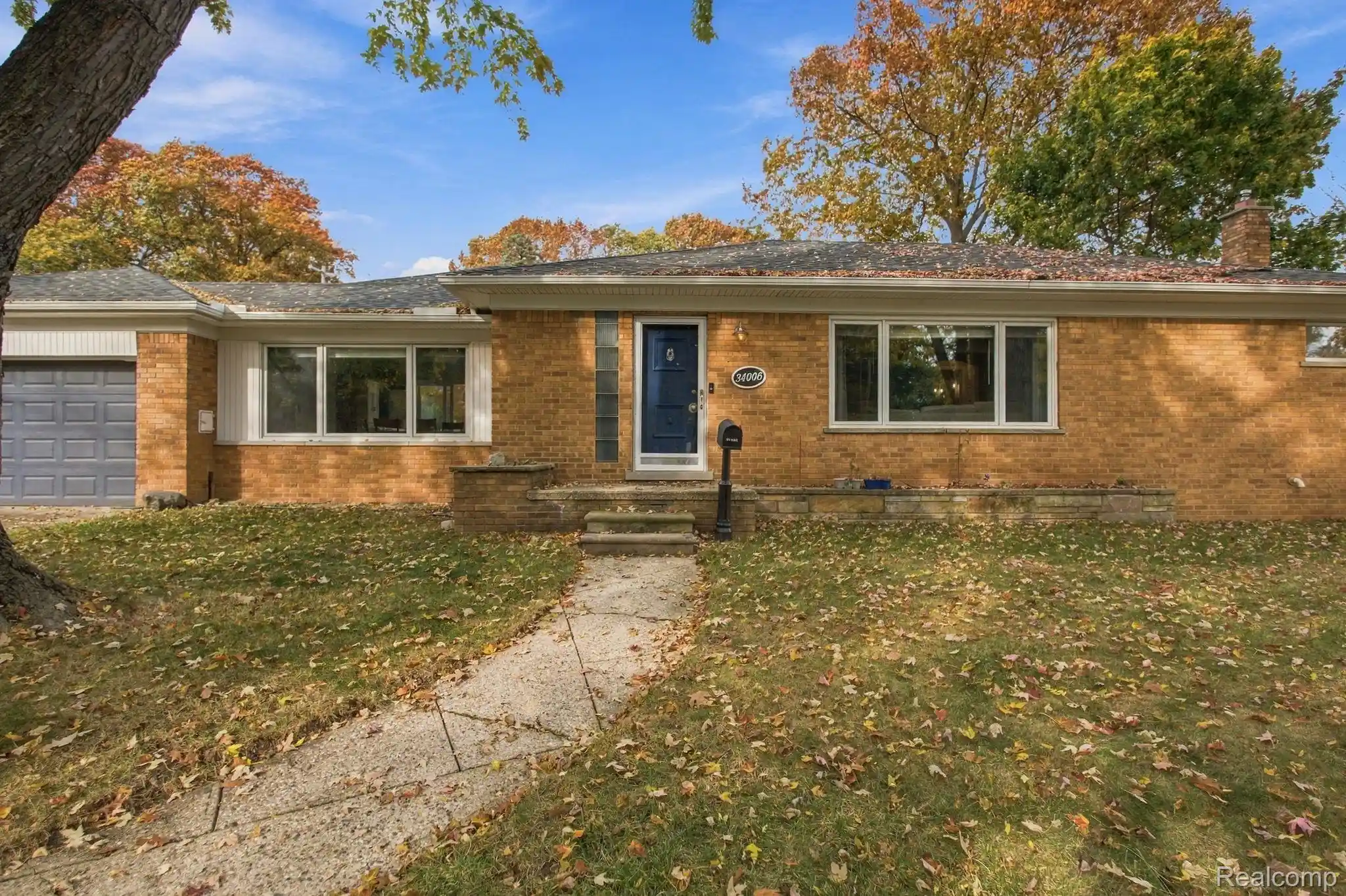 Photo 1 of Single family home for sale at 34006 Hampshire St, Livonia, MI 48154 | MLS# 20261087306 | Listing updated on 2026-10-30