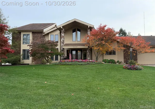 Photo 1 of Single family home for sale at 18731 Country Clb Cir, Riverview, MI 48193 | MLS# 20261087329 | Listing updated on 2026-10-30