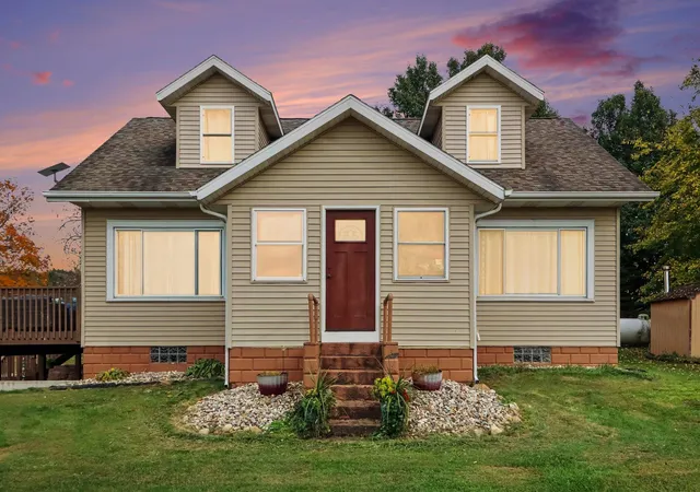 Photo 1 of Single family home for sale at 69531 County Rd 215, Lawrence, MI 49064 | MLS# 66026057316 | Listing updated on 2026-10-30