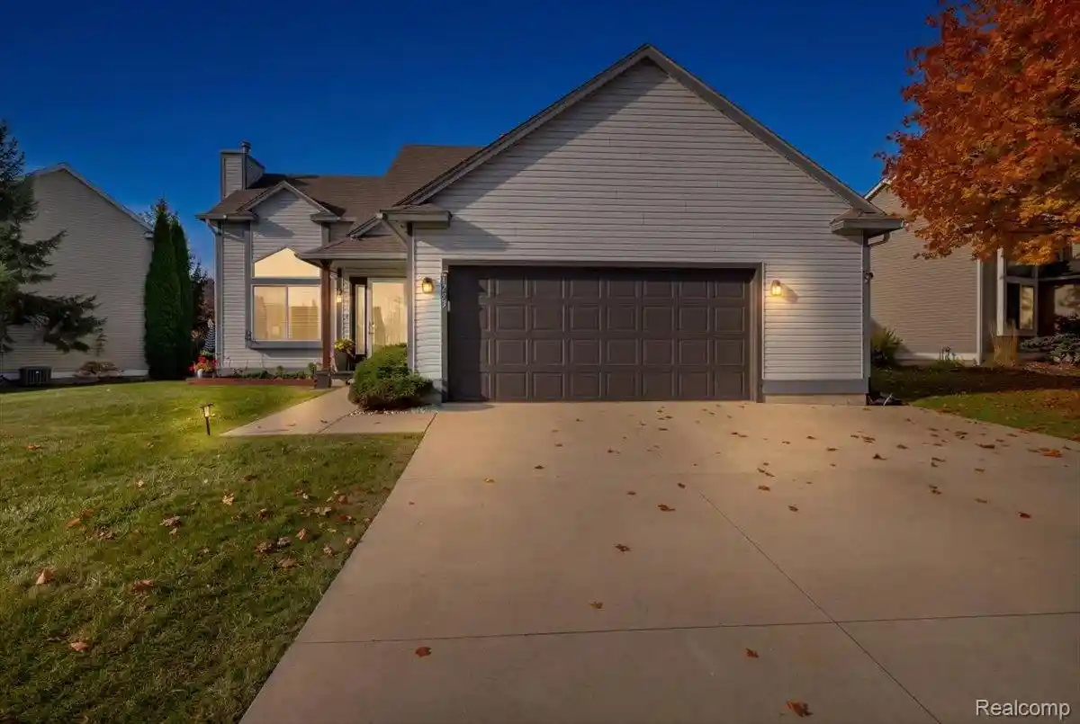 Photo 1 of Single family home for sale at 1293 Pin Oak Blf, Howell, MI 48843 | MLS# 20261087339 | Listing updated on 2026-10-31