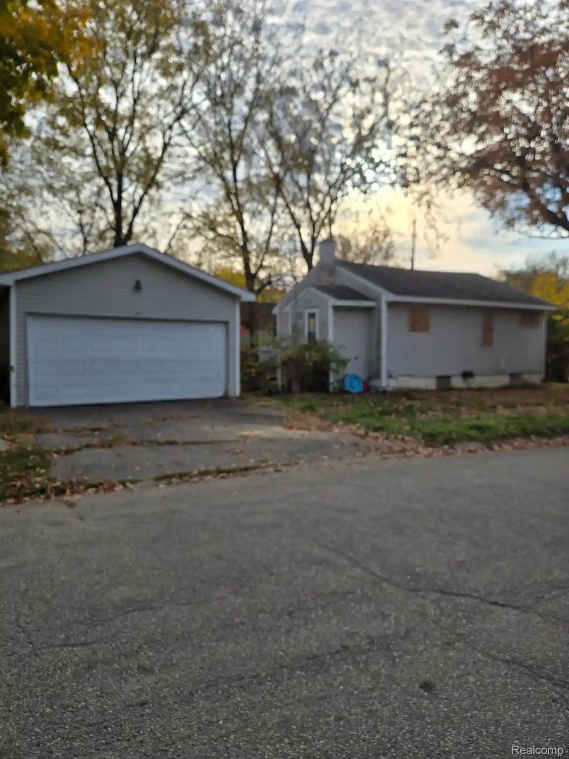 Photo 1 of Single family home for sale at 1130 Markham St, Flint, MI 48507 | MLS# 20261087350 | Listing updated on 2026-10-29