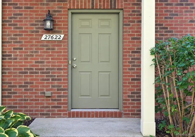 Photo 1 of Condo for sale at 27622 Hidden Oaks Dr, Trenton, MI 48183 | MLS# 20261087353 | Listing updated on 2026-10-29