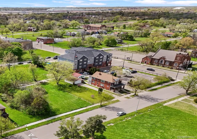 Photo 1 of Single family home for sale at 1423 Lakewood St, Detroit, MI 48215 | MLS# 20261087395 | Listing updated on 2026-10-29