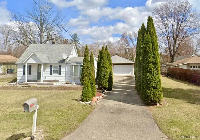 Photo 1 of Single family home for sale at 1436 Minnesota Rd, Troy, MI 48083 | MLS# 20261087466 | Listing updated on 2026-10-29