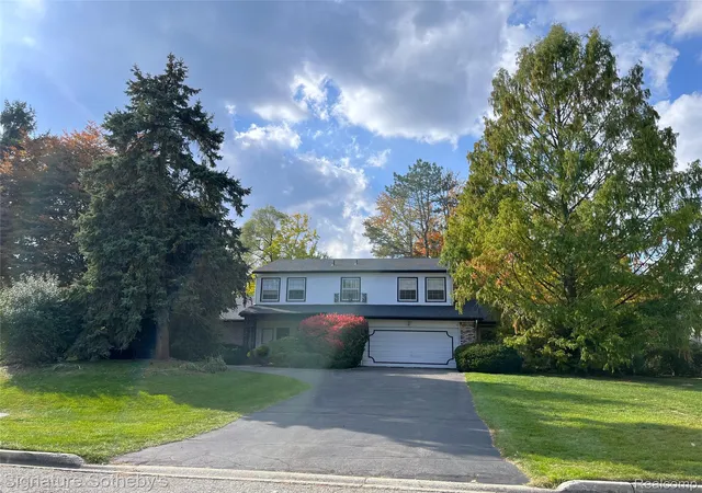 Single family home for sale at 7432 Franklin Ridge Ln, West Bloomfield, MI 48322 | MLS# 20261087475