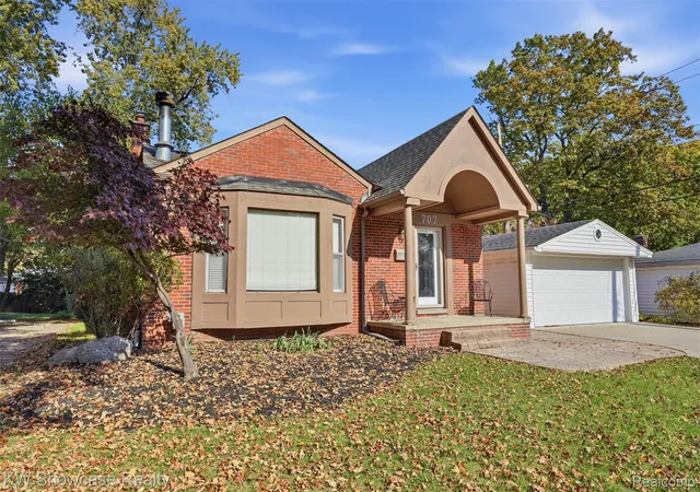 Photo 1 of Single family home for sale at 702 Butternut Ave, Royal Oak, MI 48073 | MLS# 20261087482 | Listing updated on 2026-10-29