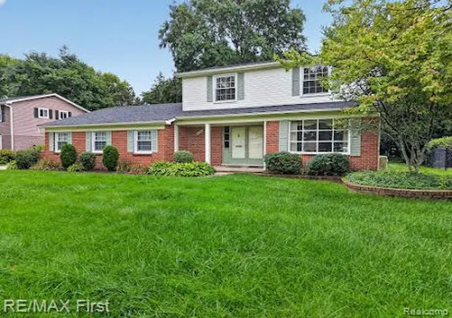 Single family home for sale at 3856 Estates Dr, Troy, MI 48084 | MLS# 20261087485