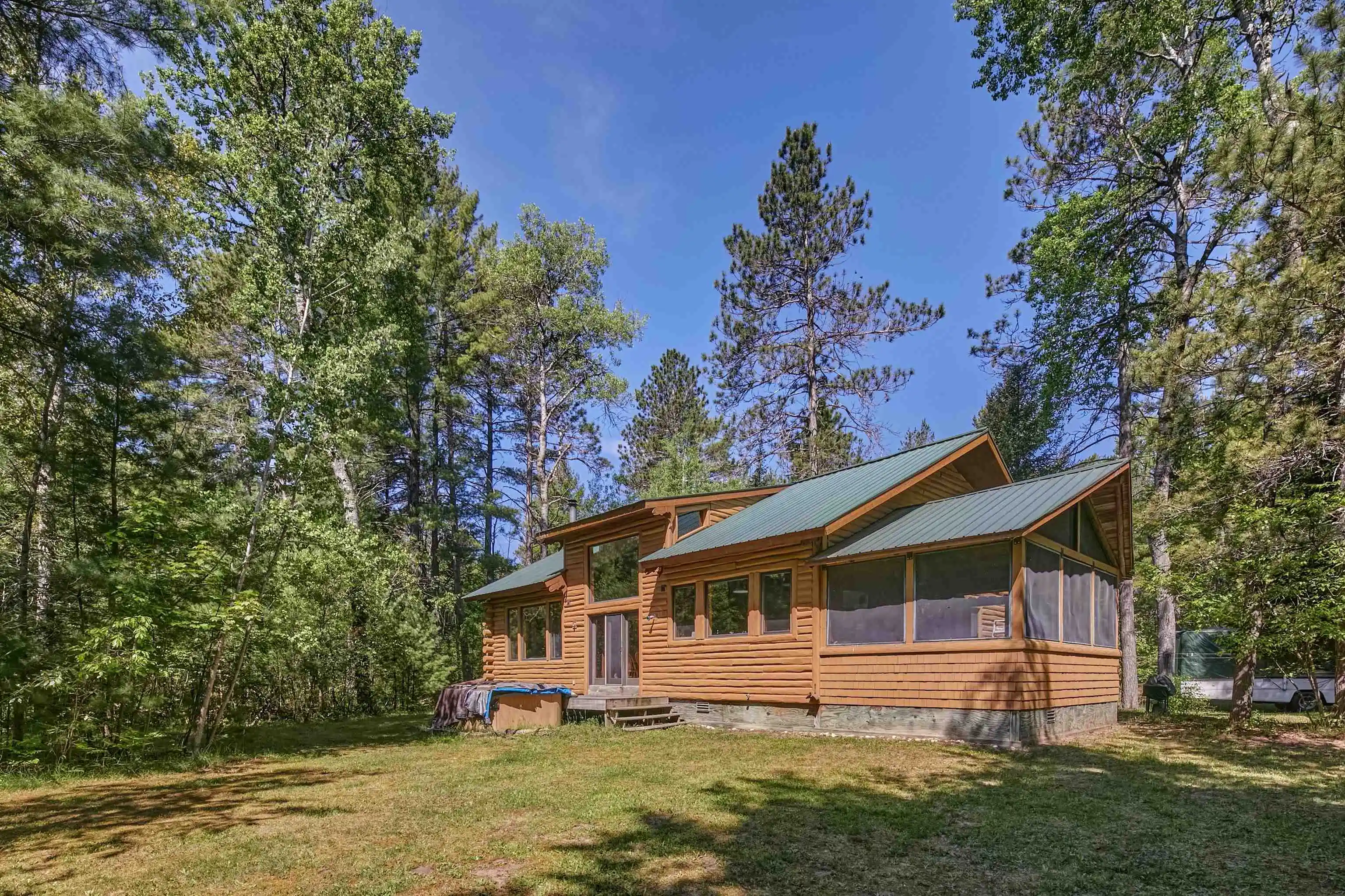 Photo 1 of Single family home for sale at 5110 Pumpanickel Rd, Traverse City, MI 49696 | MLS# 78080074949 | Listing updated on 2026-10-30